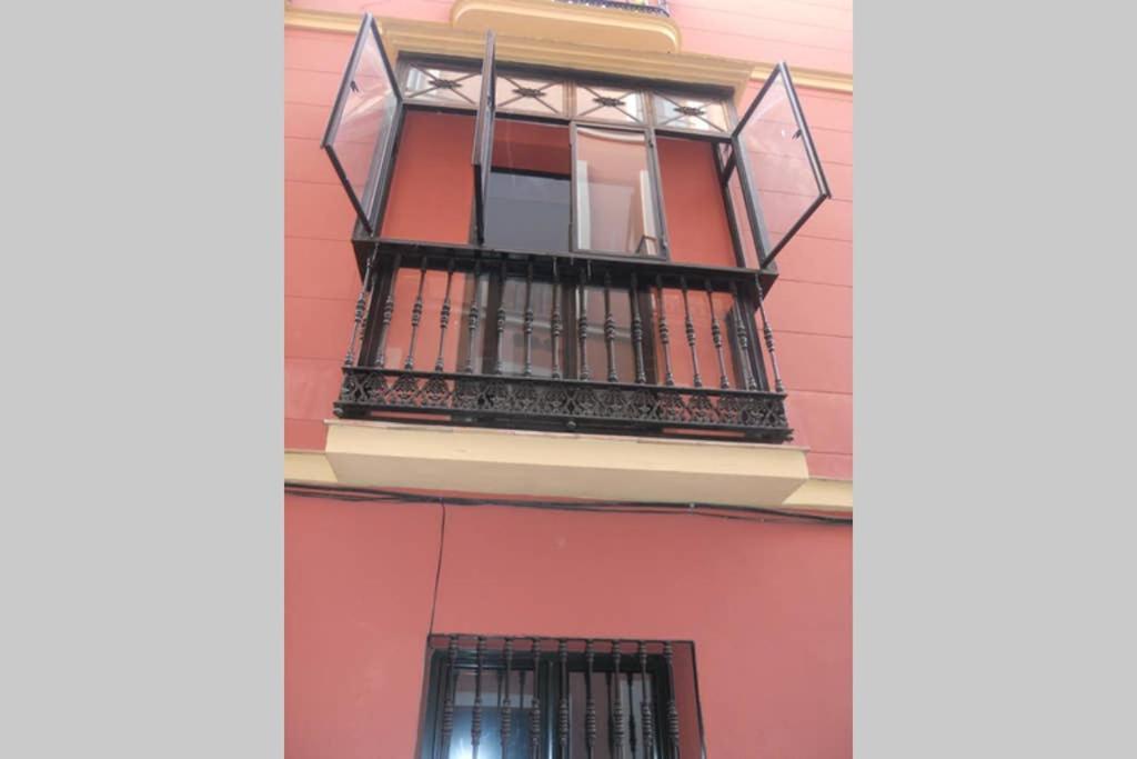 Cheap & Chic In The Center Of Sevilla Zewnętrze zdjęcie